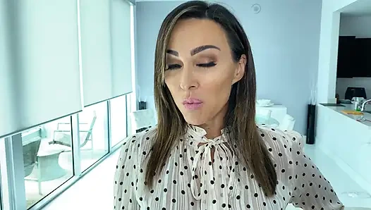 Ateşli Avustralyalı üvey anne çıldırıyor ve götümü yalıyor