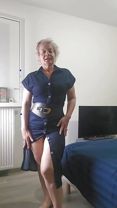 Bir MILF Orospu Striptizi
