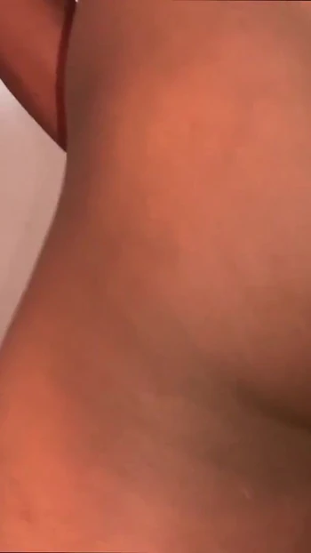 Захватывающий момент из "Трах киски 1-го мая"