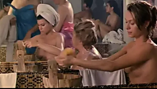 Evelyne elbise ve çıplak