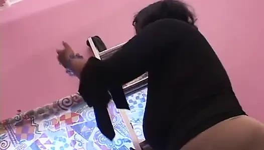 Tıknaz zenci sürtük iyi bir sikişiyor