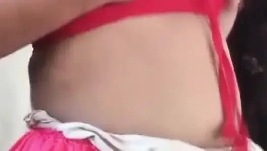 Erkek arkadaşıma ateşli bir elbise içinde genç götümü gösterdim.