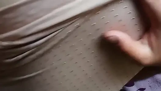 Olgun genç penise biniyor