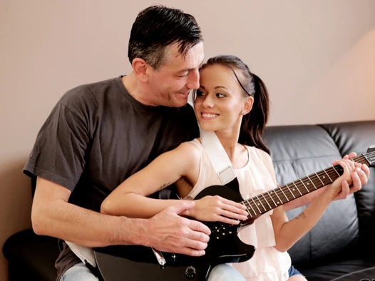 Eski4k. gitar kahramanı