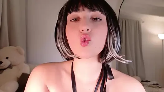 Yatak odamdan seninle flört ediyor
