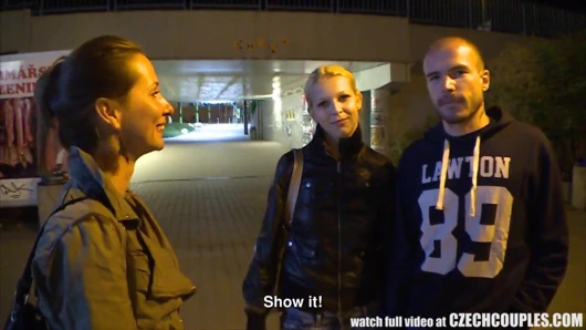 Güzel Çek çifti gf değişimi için para alır