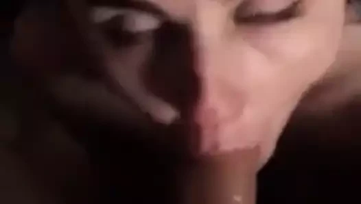 Evde oral seks, bu videoyu yayınladığımı bilmiyor