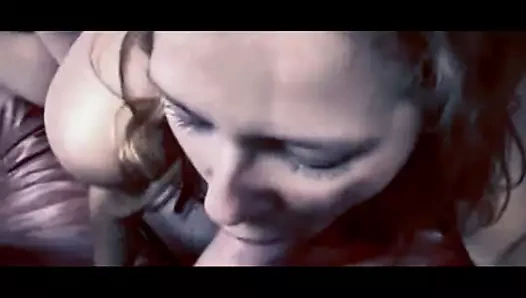 Rus kızıl saçlı ve sarışın ile seks partisi