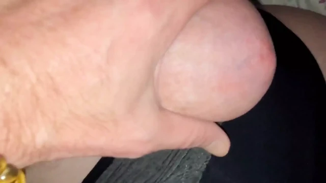 Sarışın hamile evli kadının sarkık sulu göğüsleri ve tatlı amcığı
