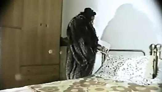 İtalyan kariyerli kadın porno videosu gönderiyor - 90'ların skandalı vhs'de