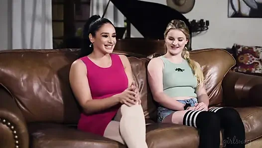 Girlsway - Eliza Eves Yanlış Eve Geliyor, MILF Sheena Ryder Bebek Bakıcılığı Makaslama Üzerine Dönüştürüyor