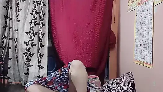 Evde yokken, gece odasına gittim, geceliklerinin derlemesi nedeniyle bulaşıcılığı açıkça görünür olduğunu gördüm