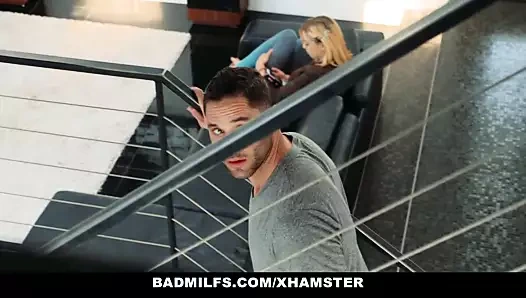 Badmilfs - genç erkek arkadaşını üvey annesiyle paylaşıyor