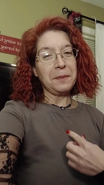 Мачеха хочет сделать с тобой что-то грязное, CV