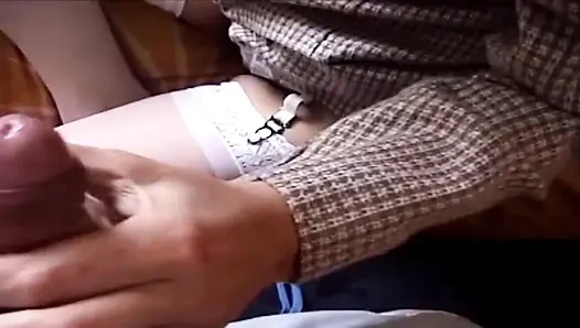 Ağzımda sert bir yarak olup onu boşaltmaktan daha lezzetli bir şey yok