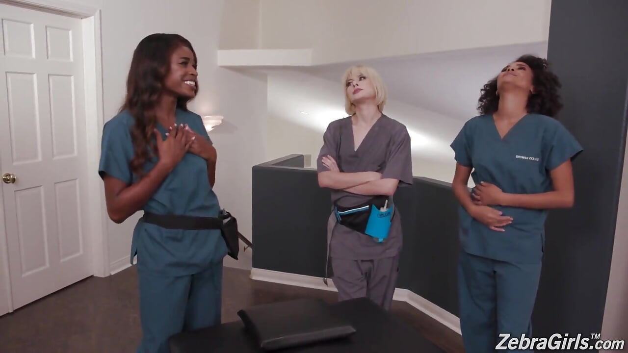 Alina Ali, Jessie Saint ve Nicole Kitt lezbain seks yapıyor