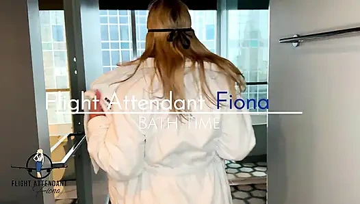 Dildo ile küvette eğlence