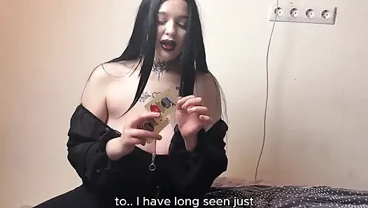 Kartlarda bana kaybedilen gotik bir kız. Onun sikimi emmesini diledim.