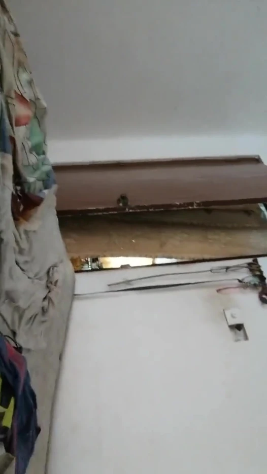 Mastürbasyon yaparken üvey annem içeri giriyor