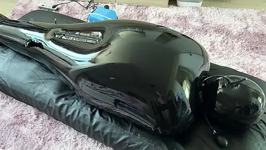 Evli kadın şişme tam vücut lateks bondaj çantasında estim ile kocasını çıldırtıyor - exreme edging. Kısıtlı nefes alma ağzı tıkalı