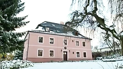 Kızıl saçlı kız öğrenci - vokal eğitimi