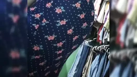 Seksi Meksikalı latin orta yaşlı seksi kadın evinde striptiz gösterisi yapıyor ve sonra anal seks yapıyor - amatör