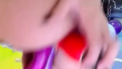 Carolina se da por el culito 3