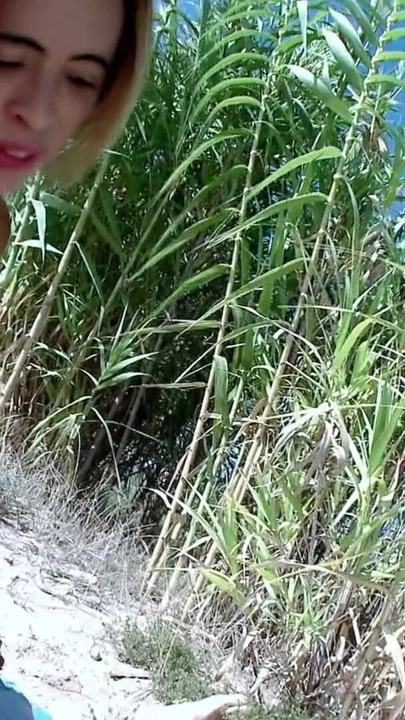 Brezilyalı orta yaşlı seksi kadın bramilf plajda pikap - sakso, sikiş ve yüze boşalma | Klip 1