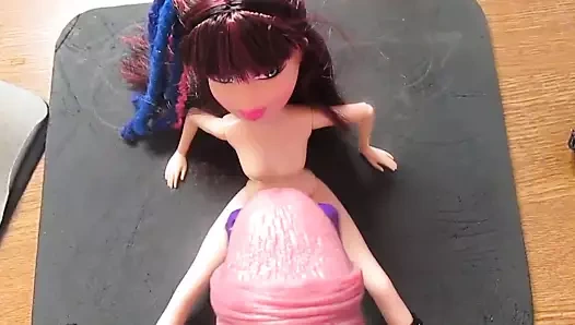 Yeni bratz bebeğime eller serbest boşalma