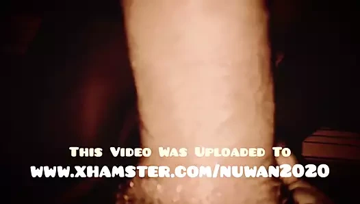 Lankalı olgun taşaklar yalama emme ve alay sert çük