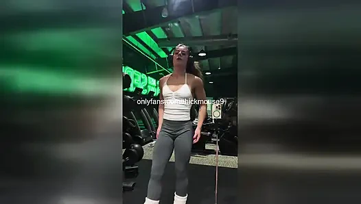 Instagram canlı kaza: 18 yaşındaki bakire grup seks - delikler parçalanıyor ve dölleniyor!