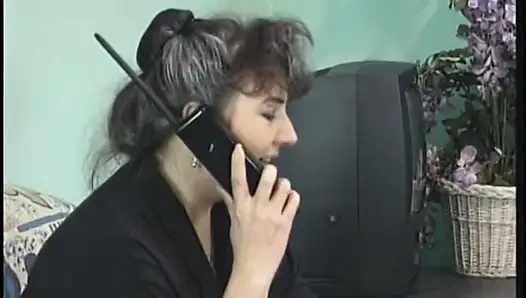 Azgın yaşlı sürtük amını yarakla doldururken yarak emiyor - yaşlı porno