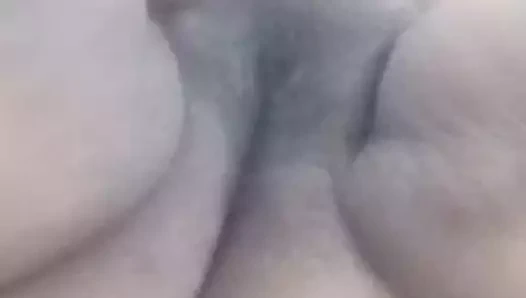 Pushpa yenge amcığıyla oynuyor