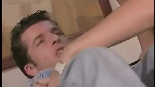 azgın sarışın yalıyor KEDİ süre sürme horoz