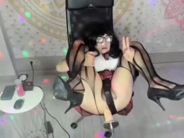 Belçikalı kadın kılıklı