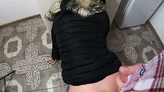 Döl boyama delisi ve sert sikiş yüz sikişi, anal parmaklama ve dağınık bitirmek