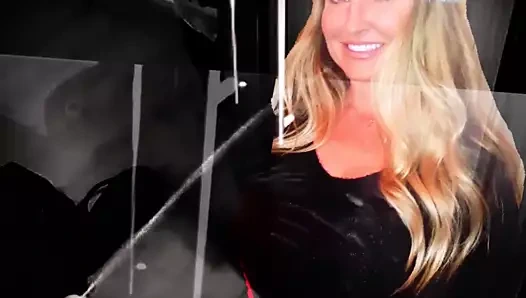 Ashleighbeehorny hıyar kızdırmak sıcak cum ile püskürtülür!!!!