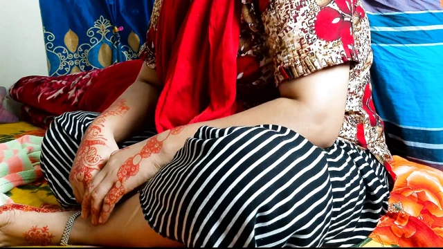 Gerçek desi çift seks - Bengalli ateşli kız erkek arkadaşıyla sikişiyor tam video