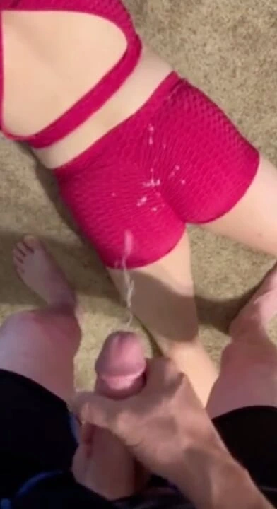 Üvey kız kardeş için online alışverişte sürpriz boşalma