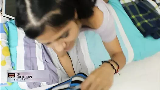 Bu güzel Hintli esmerin en iyi saksolarının derlemesi - İspanyolca porno