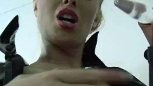 Seksi solo dansçı çok güzel