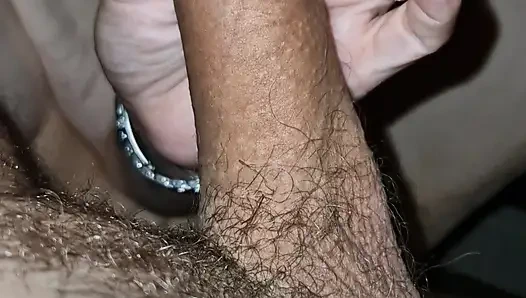 Anne üvey babasının sikini emiyor Baba sonra annesinin içine fışkırtıyor.