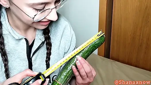 Sadece üyeler salatalık mastürbasyon yapıyor