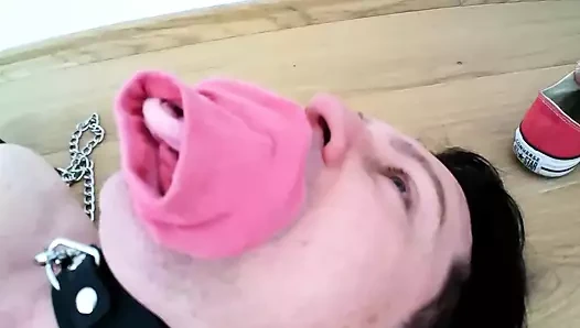 vakumlu ayaklar altında çiğnemek