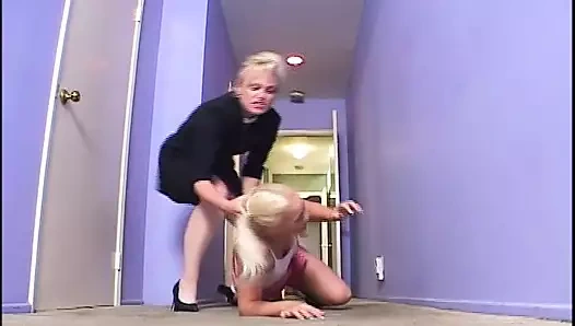 Tombul göğüslü büyük kadın derinden becerdin alır