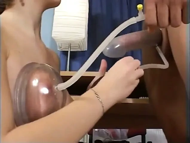 Sapık Alman çift kadın egemenliği, sidik ve yumuşak bdsm yapmayı seviyor - cilt 12