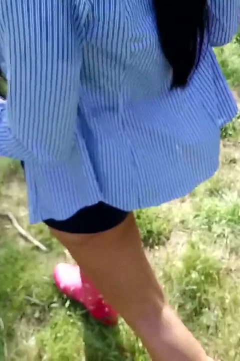 Mofos - yaramaz Jaclyn Taylor ateşli açık havada seks macerasında Gavin'i emiyor ve sikiyor