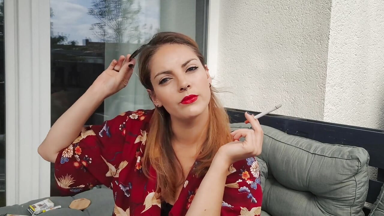 Sessiz bir öğleden sonra dumanı