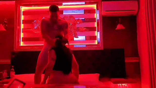 İtaatkar acımasız sikilen kız arkadaş