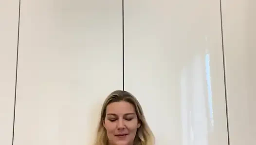 Gel benimle mastürbasyon yapıyor! Gel benimle mastürbasyon yapıyor!